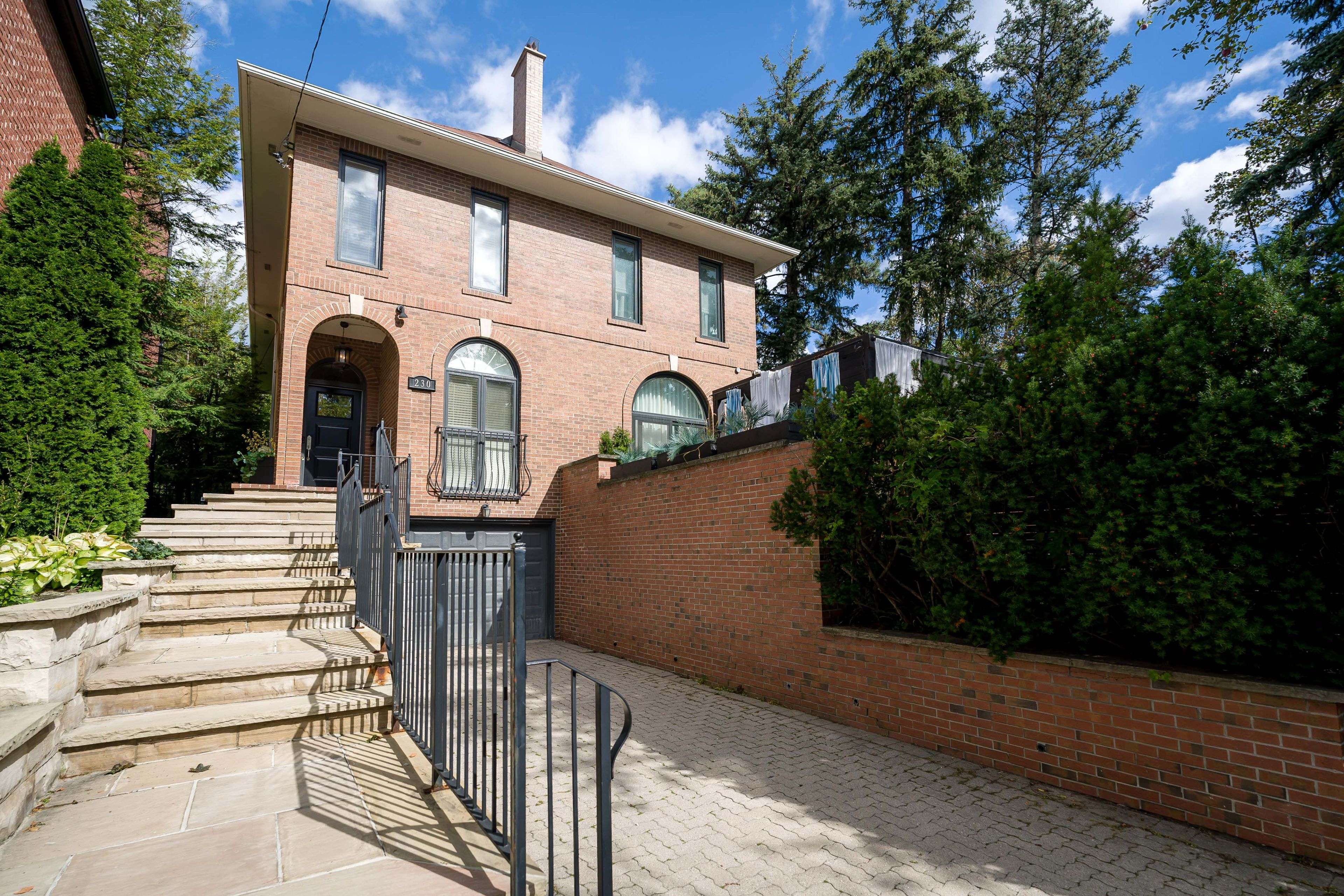 230 Glen RD, Toronto C09, ON M4W 2X3