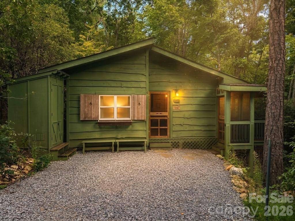 548 Bear Cub DR, Spruce Pine, NC 28777