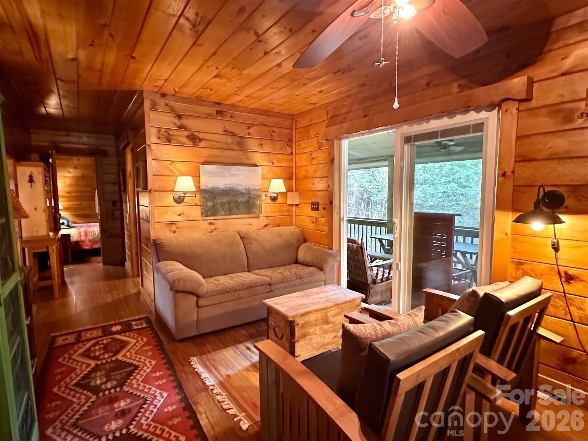 548 Bear Cub DR, Spruce Pine, NC 28777
