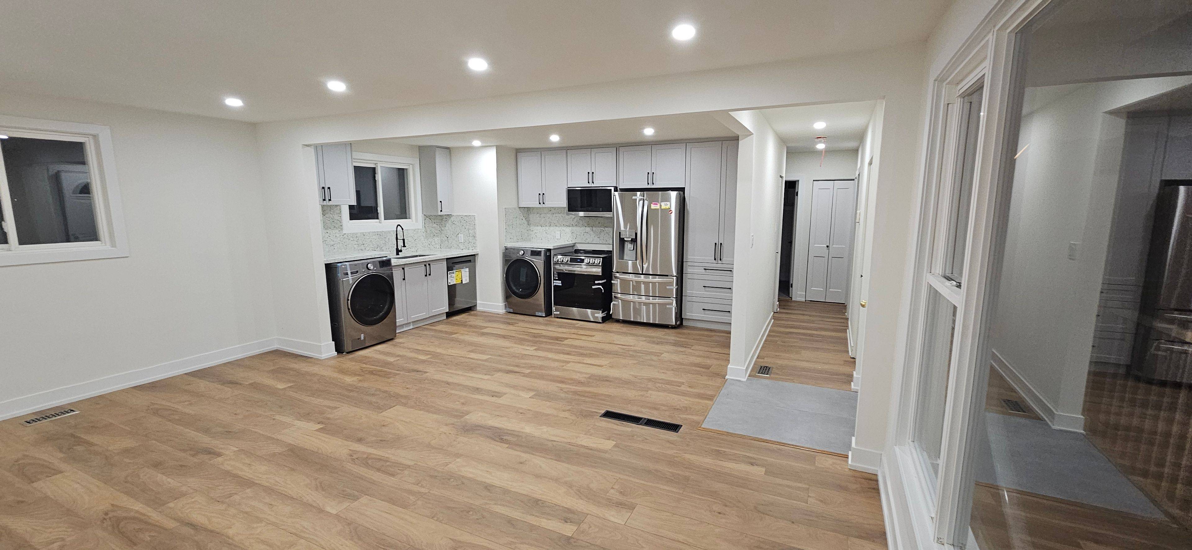 38 Jasper DR #Main Floor, Aurora, ON L4G 3B9