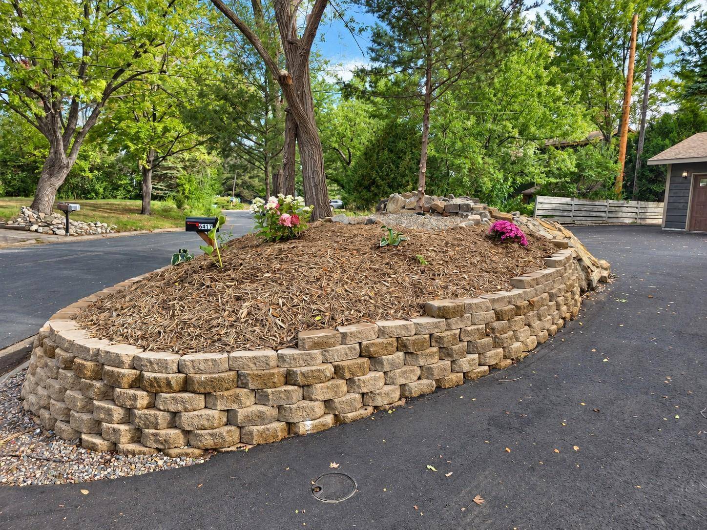 6417 Riverview TER NE, Fridley, MN 55432