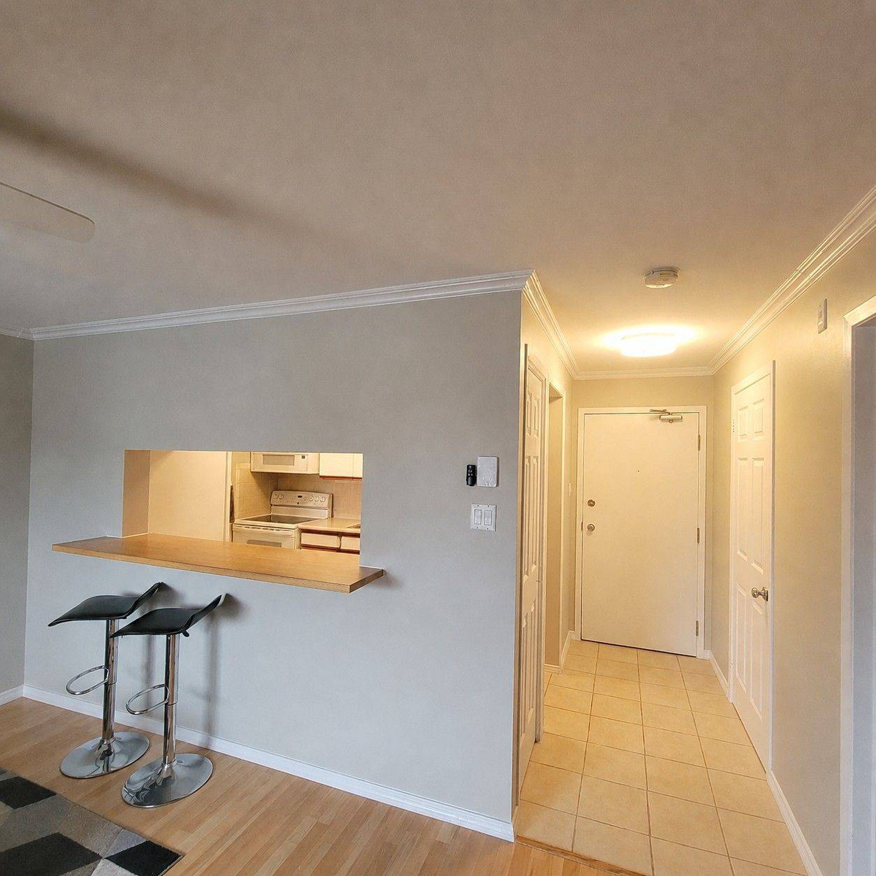 260 Brittany DR #414, Manor Park - Cardinal Glen And Area, ON K1K 4M2