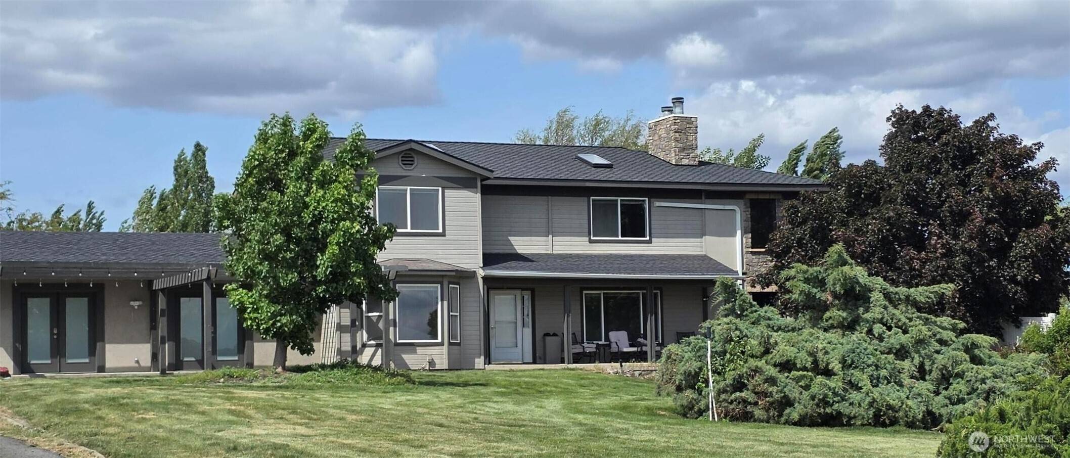 8601 Scenic DR, Yakima, WA 98908
