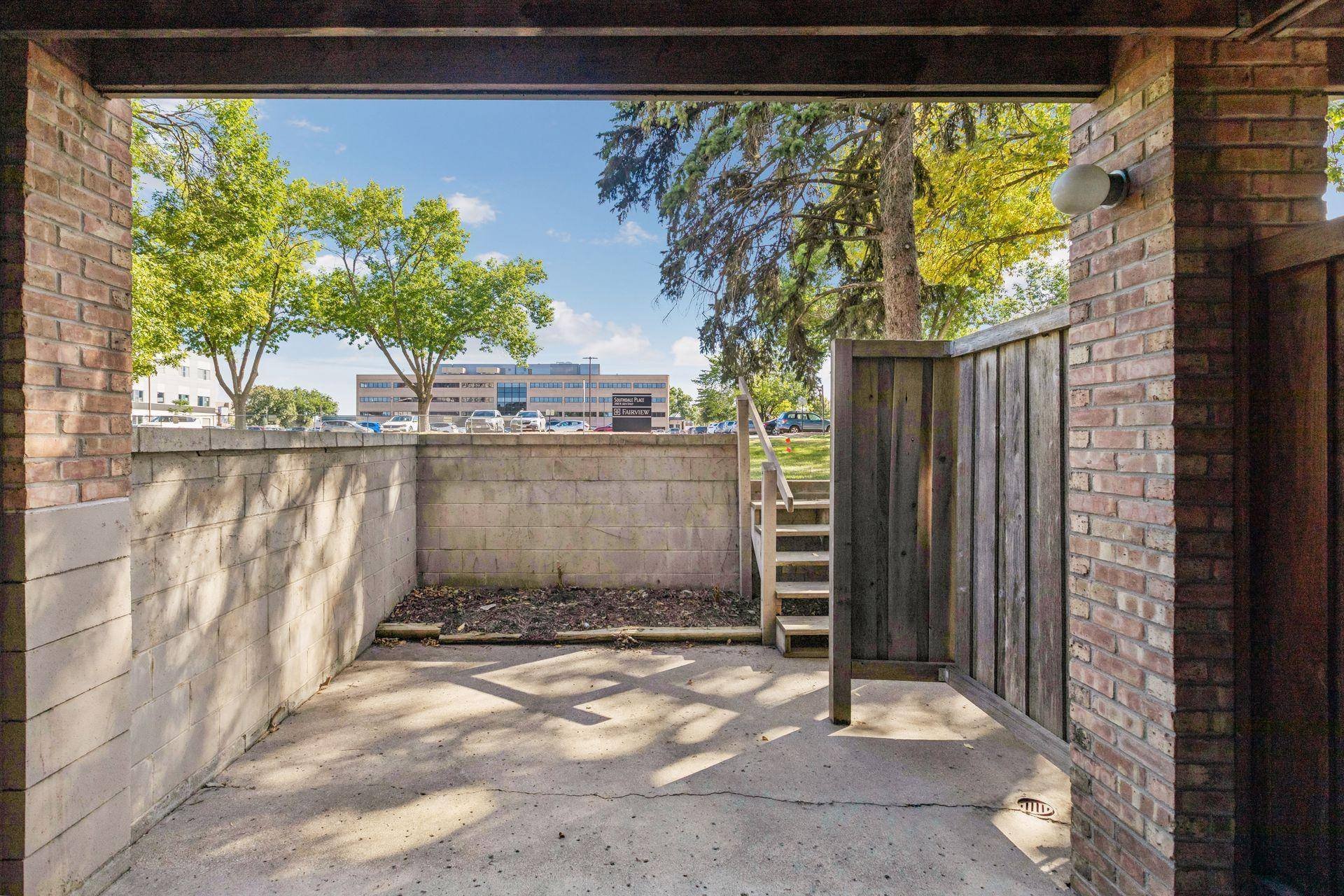 6423 Colony WAY #1B, Edina, MN 55435