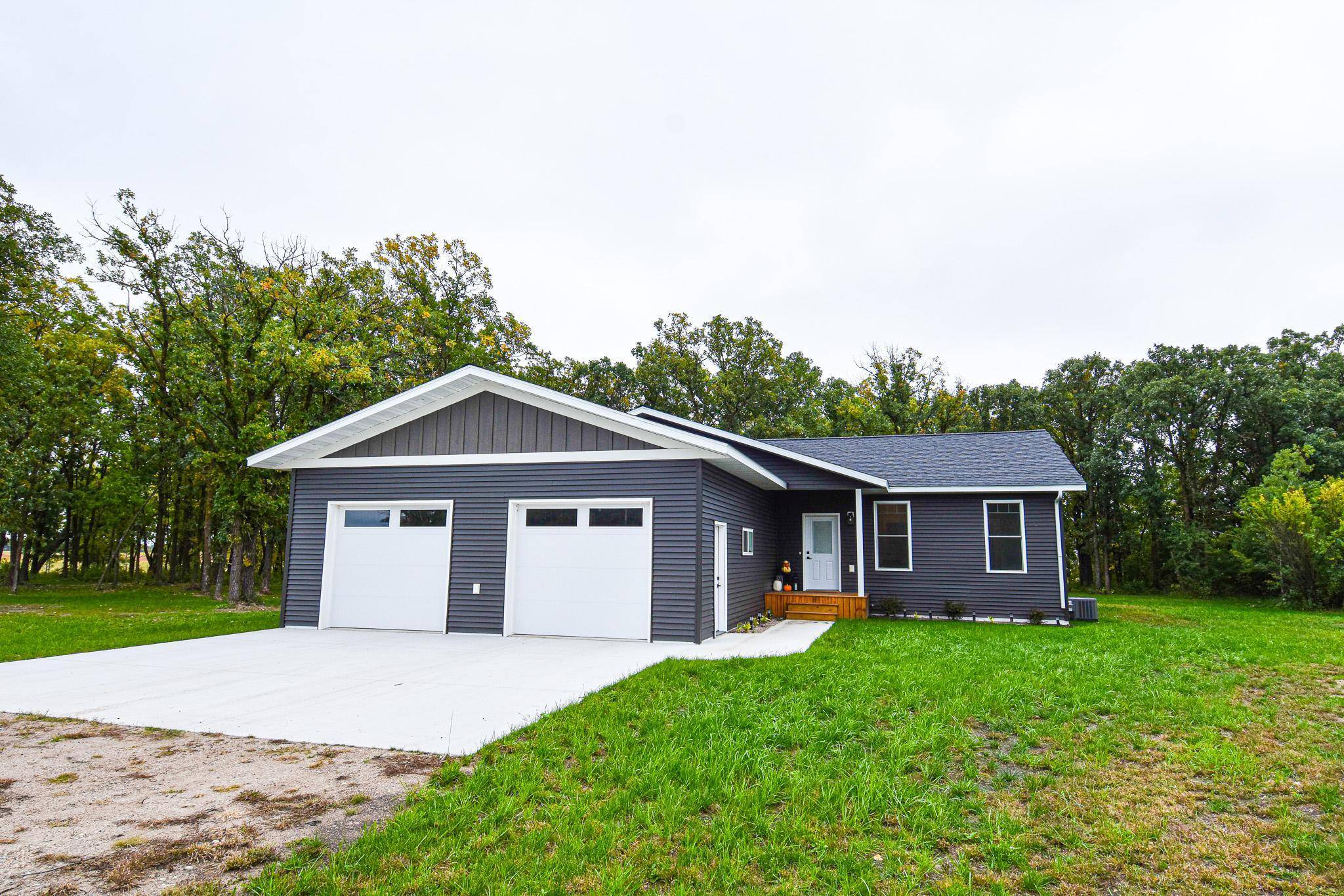 4331 State Hwy 11, Karlstad, MN 56732
