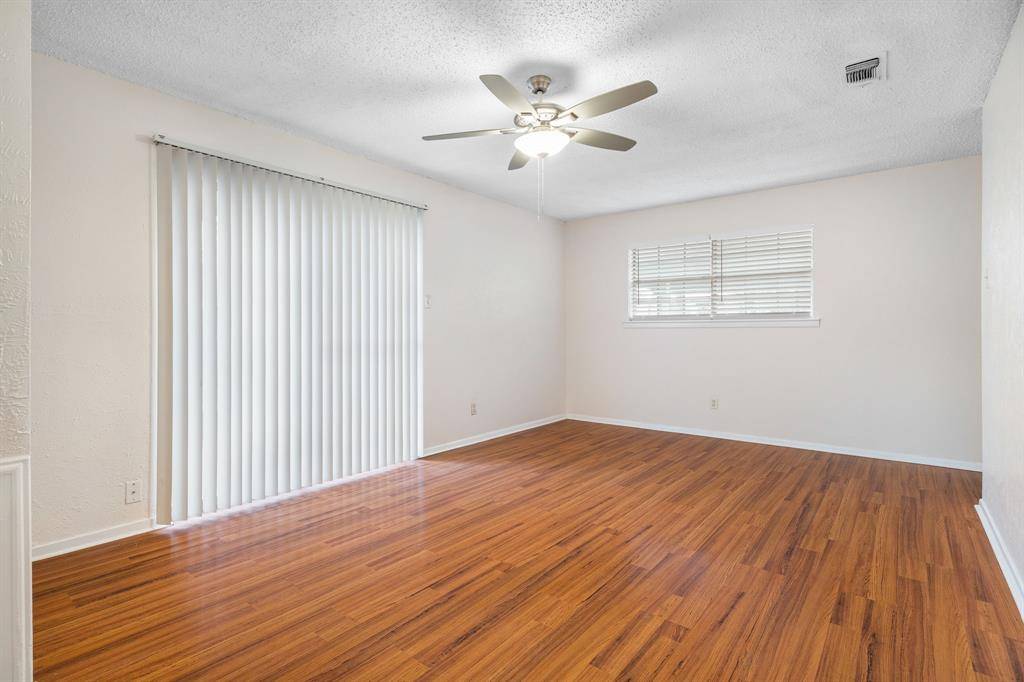 726 E Pecan Street, Hurst, TX 76053