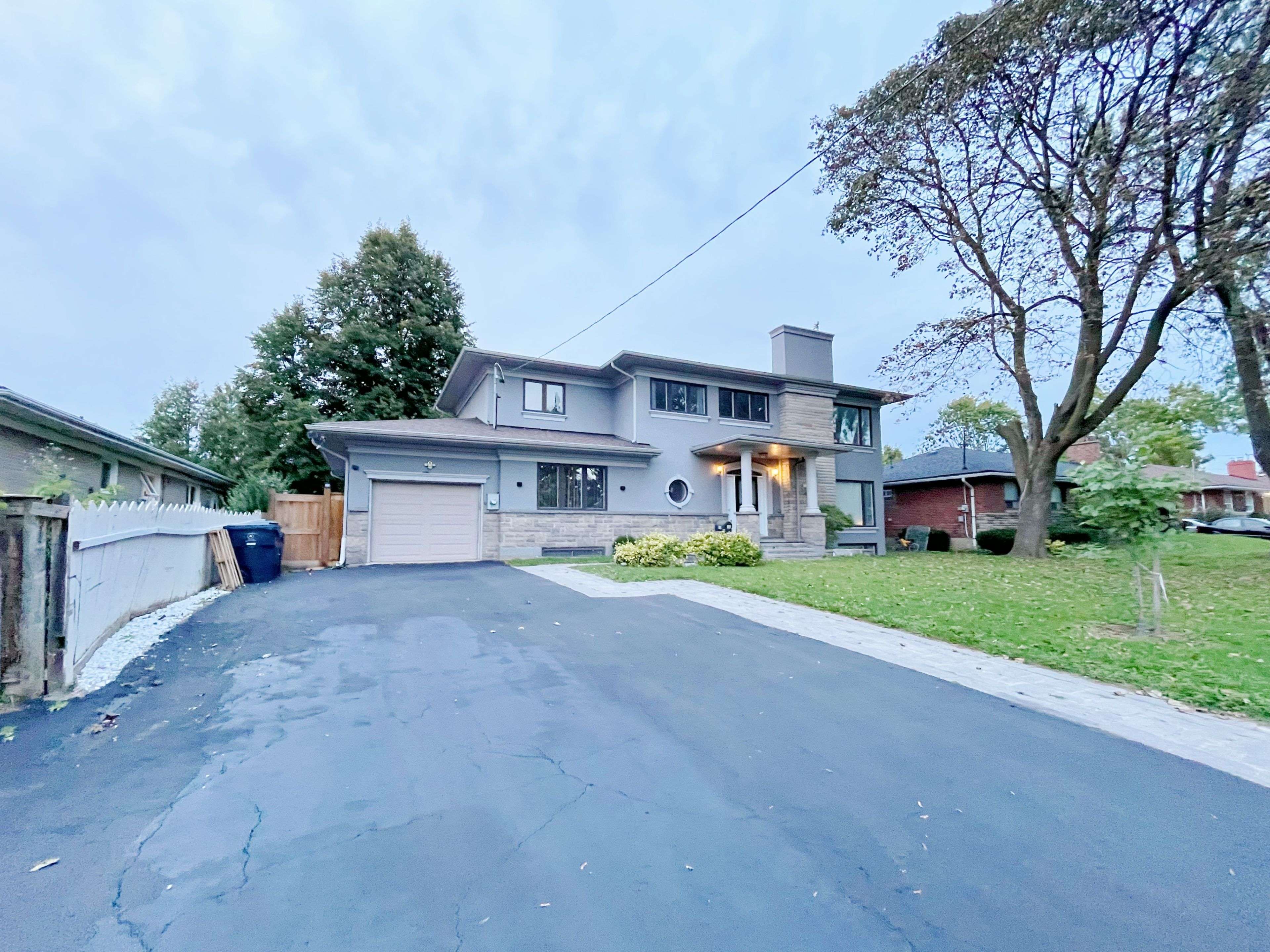 30 Meadowacres DR, Toronto E05, ON M1T 1B2