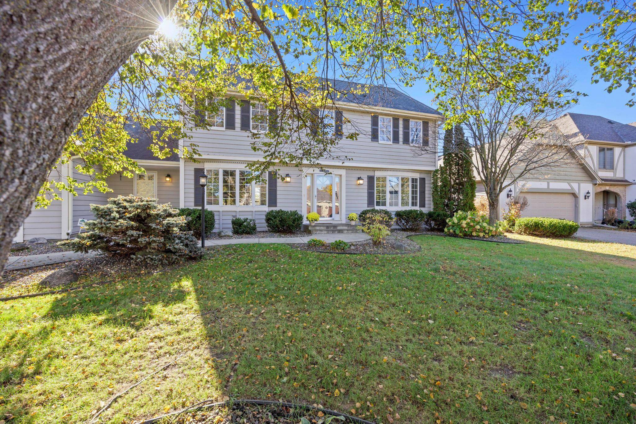 3563 Rae LN, Woodbury, MN 55125