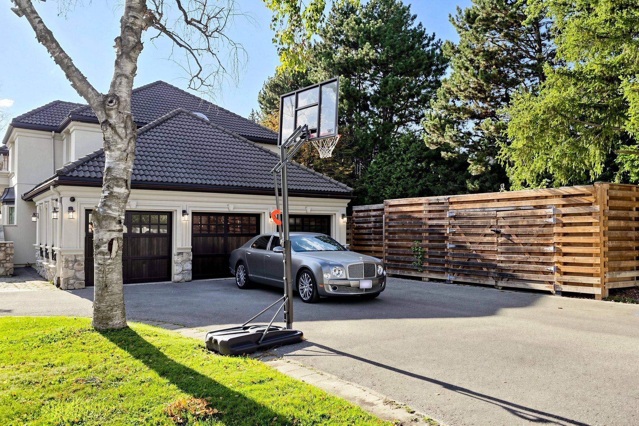 2 Thornlea CT, Markham, ON L3T 2R2
