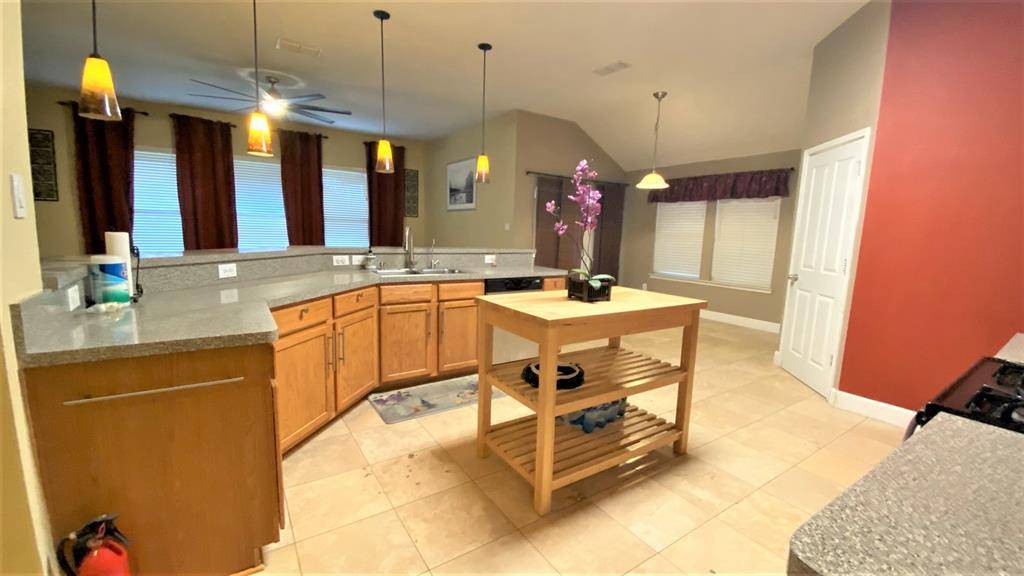 835 Roaring Springs Road, Grand Prairie, TX 75052