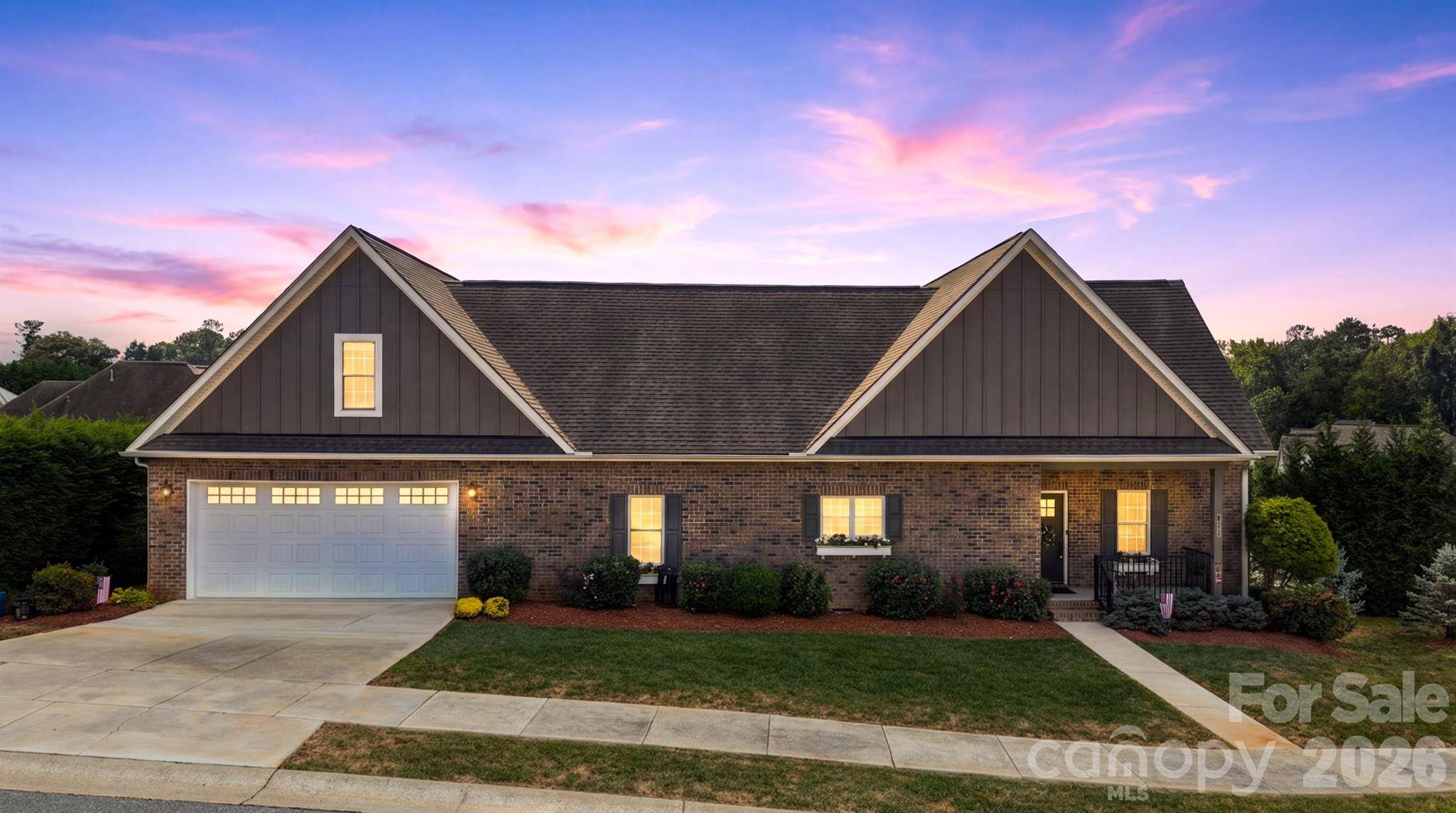 1258 10th Street PL NW, Hickory, NC 28601