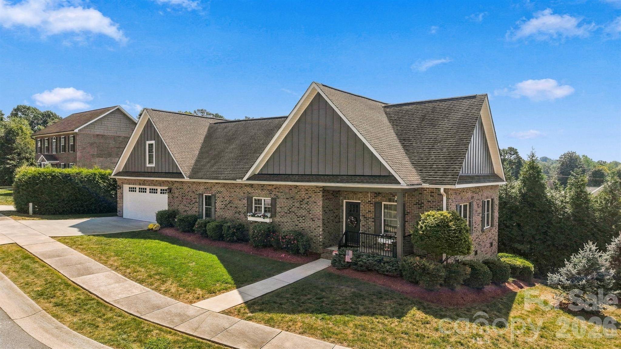 1258 10th Street PL NW, Hickory, NC 28601