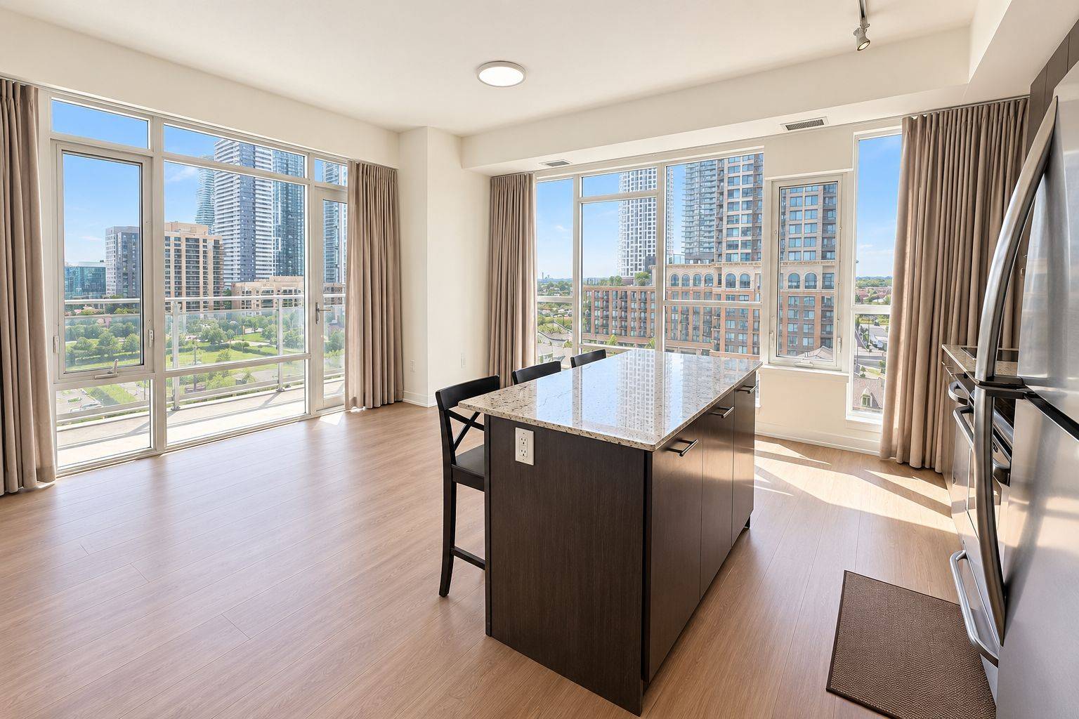 360 Square One DR #805, Mississauga, ON L5B 0G7