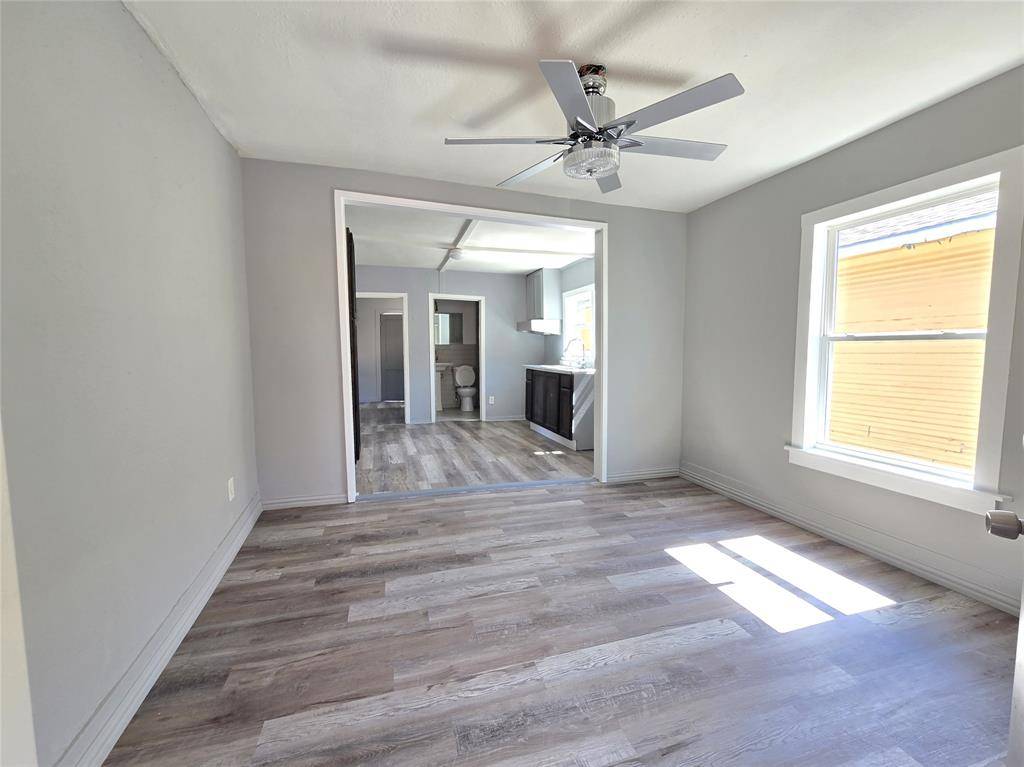 1209 Hutchins Avenue, Dallas, TX 75203
