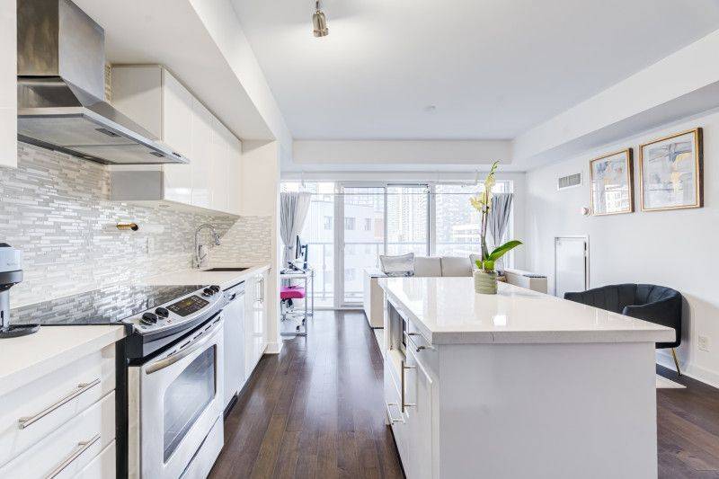 58 Orchard View BLVD #1707, Toronto C03, ON M4R 1B9