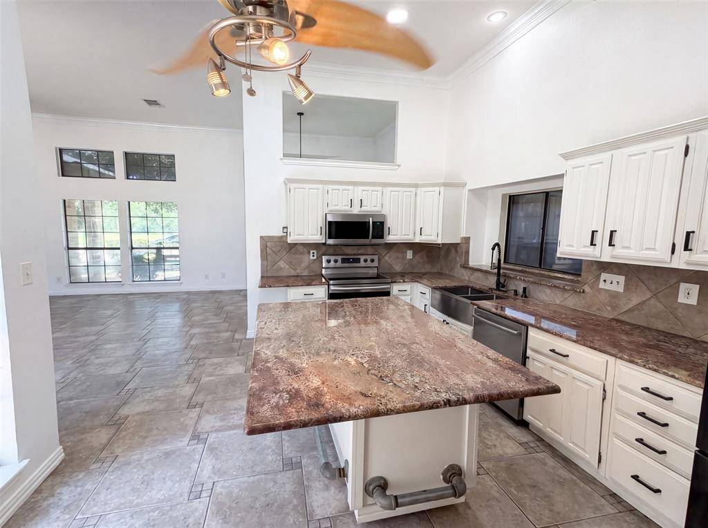 1613 Mullins Drive, Plano, TX 75025