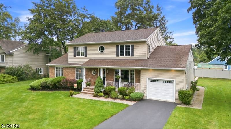 14 Daria Dr, Pequannock Twp., NJ 07440