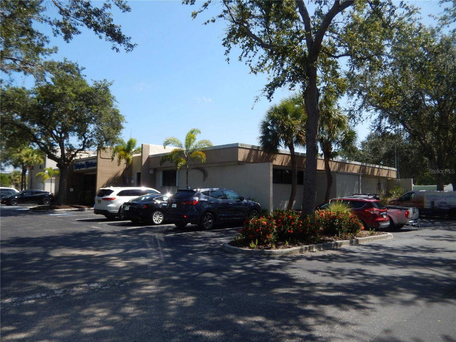 2015 CATTLEMEN RD, Sarasota, FL 34232
