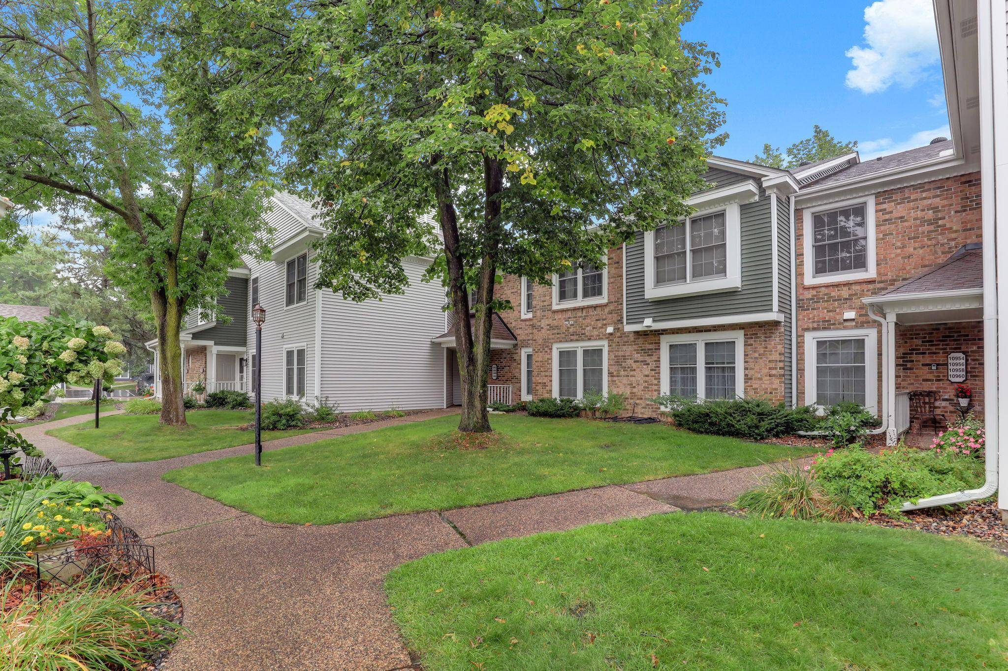 10966 Quebec AVE S, Bloomington, MN 55438