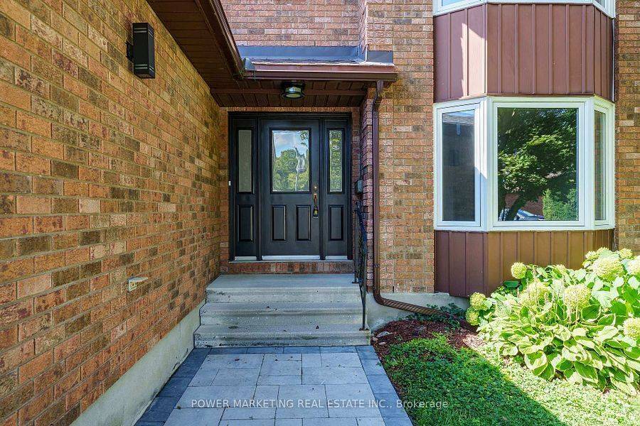 5722 KEMPLANE CT, Blackburn Hamlet, ON K1W 1B8