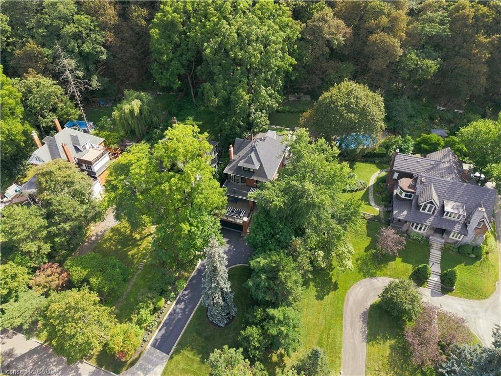 2 Freeman PL, Hamilton, ON L8N 2G5