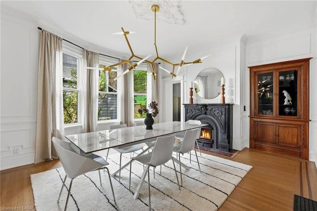 2 Freeman PL, Hamilton, ON L8N 2G5