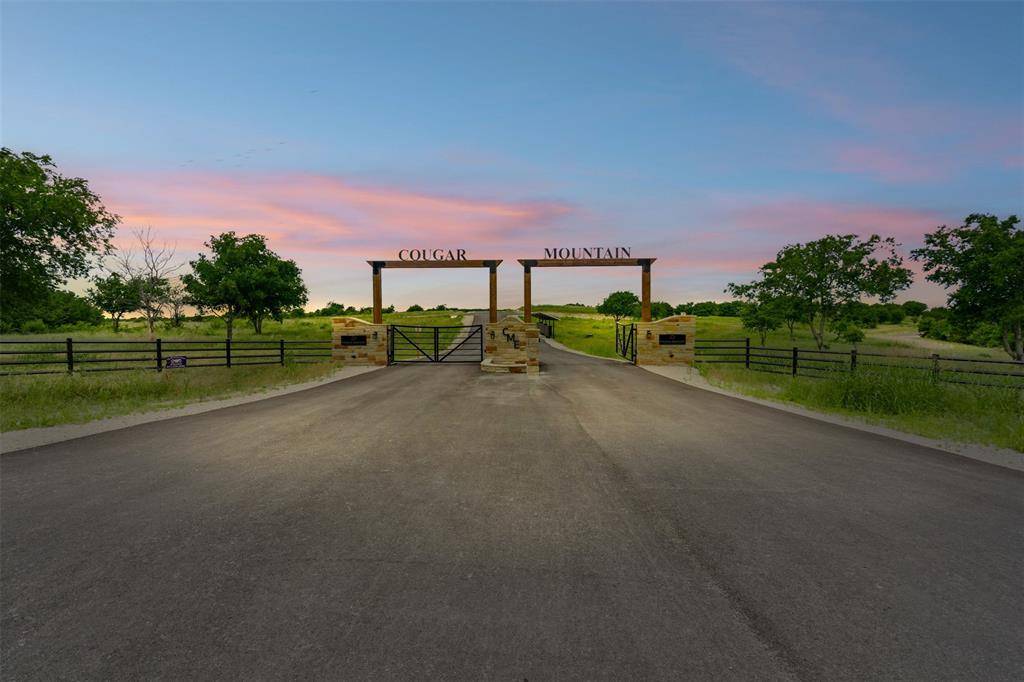 3609 Lucky Pepper Drive, Cresson, TX 76035