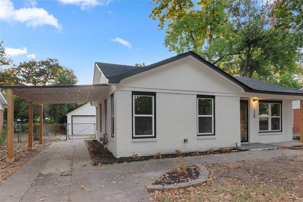 729 Thersa Drive, River Oaks, TX 76114