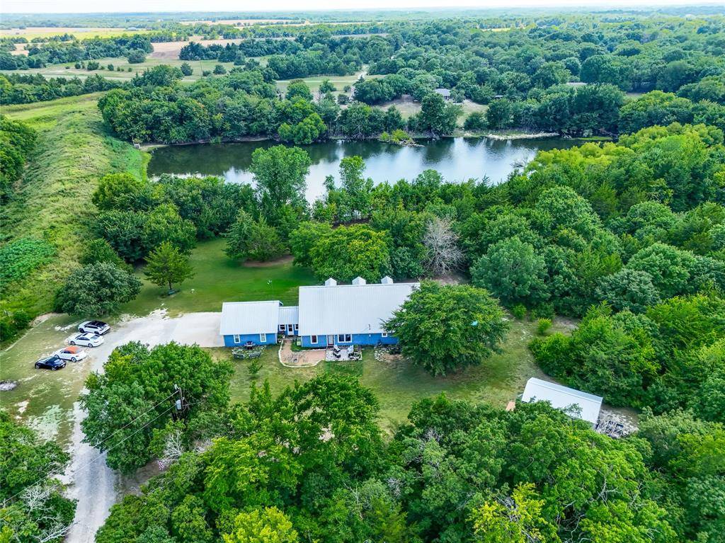 1088 Bub Hill Road, Whitewright, TX 75491