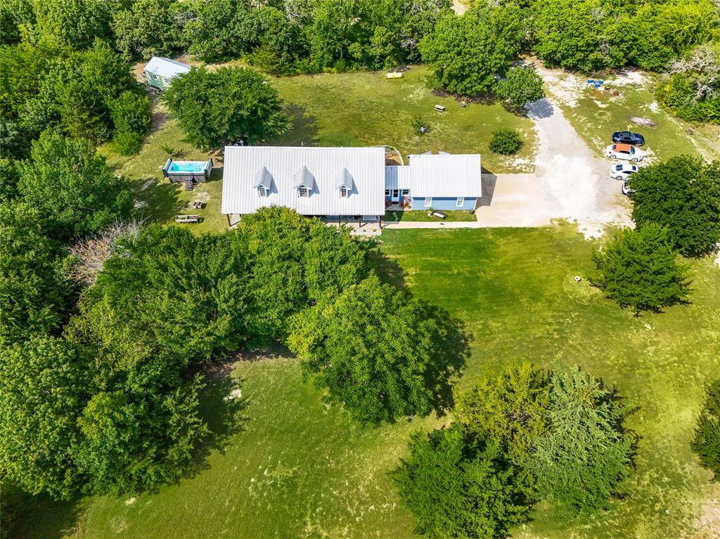 1088 Bub Hill Road, Whitewright, TX 75491