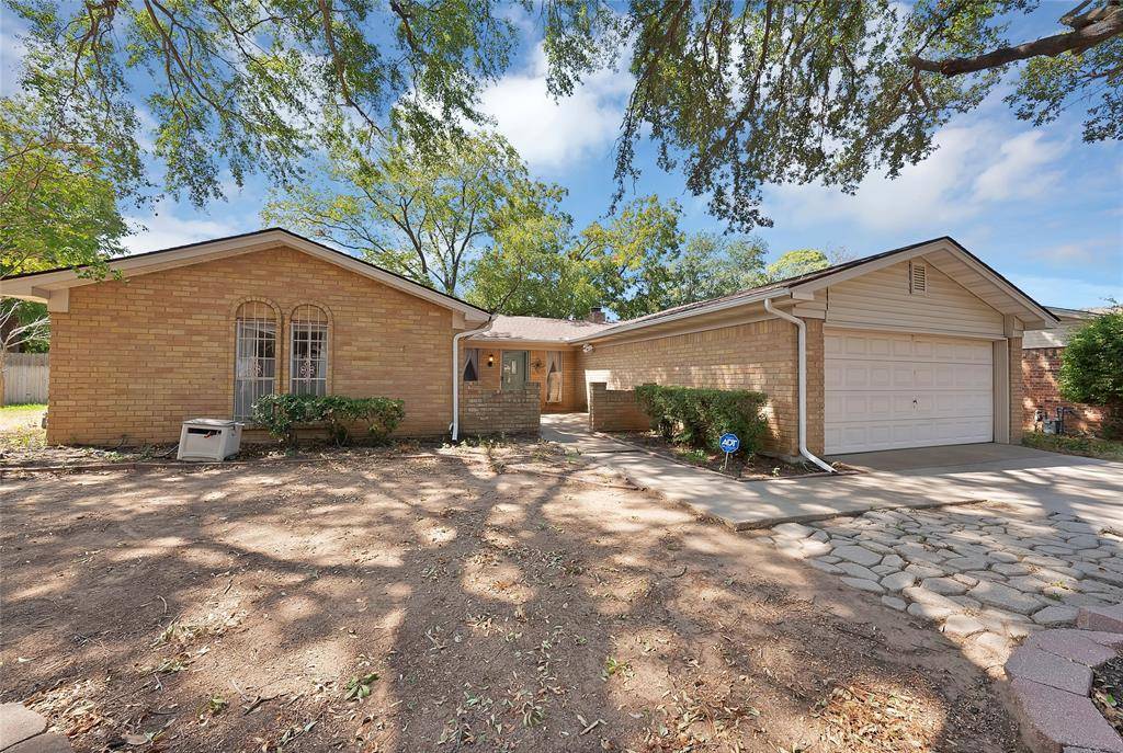 2004 Stefani Court, Arlington, TX 76013
