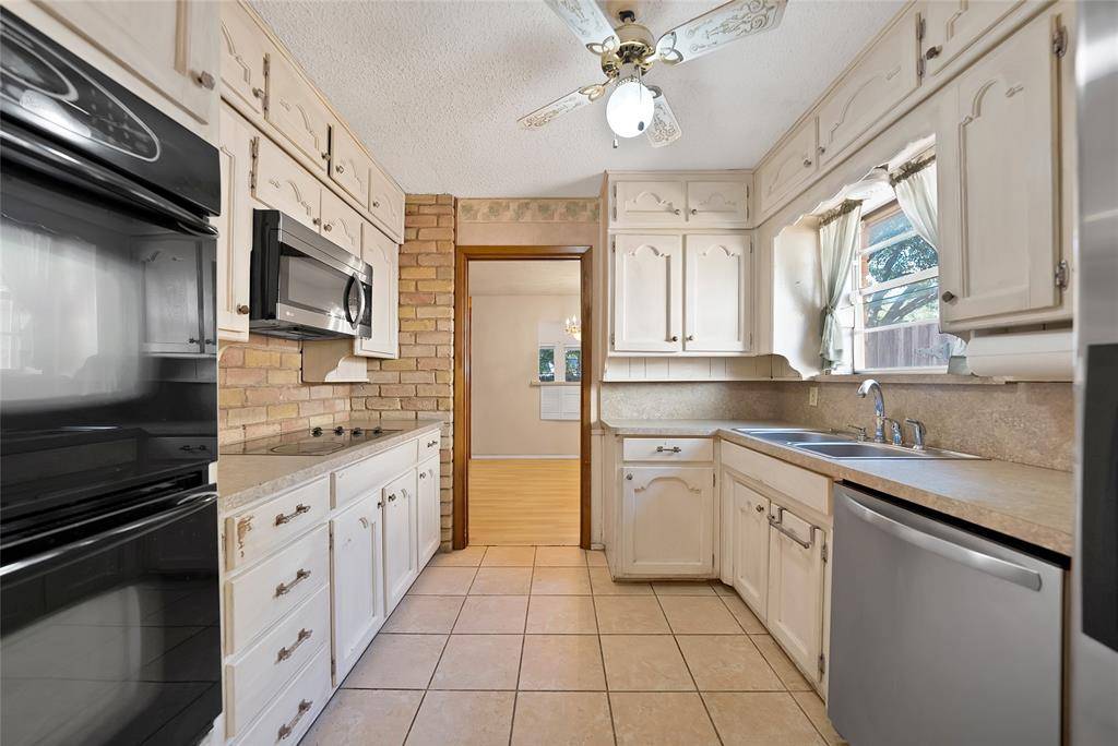 2004 Stefani Court, Arlington, TX 76013
