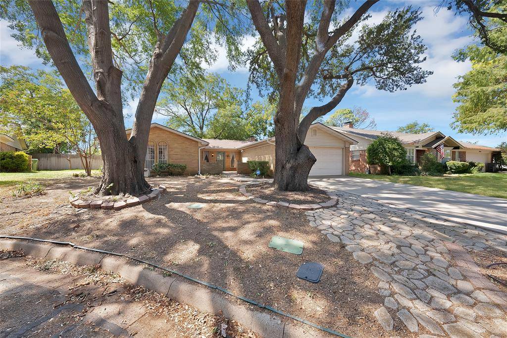 2004 Stefani Court, Arlington, TX 76013