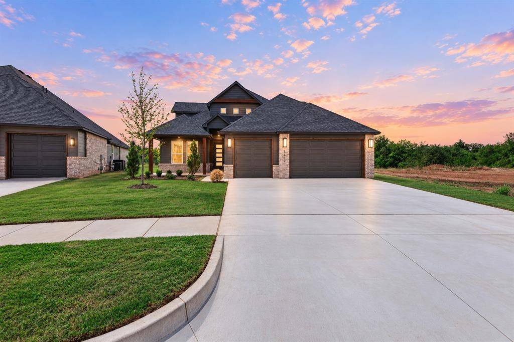 8416 NW 153rd ST, Edmond, OK 73013