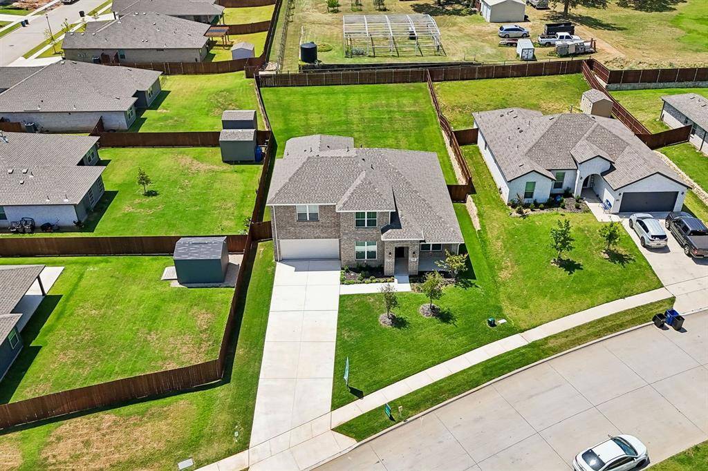 808 Stone Eagle Drive, Azle, TX 76020