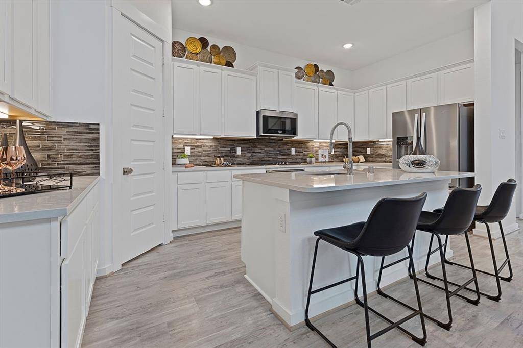 758 Embrace Court, Lavon, TX 75166