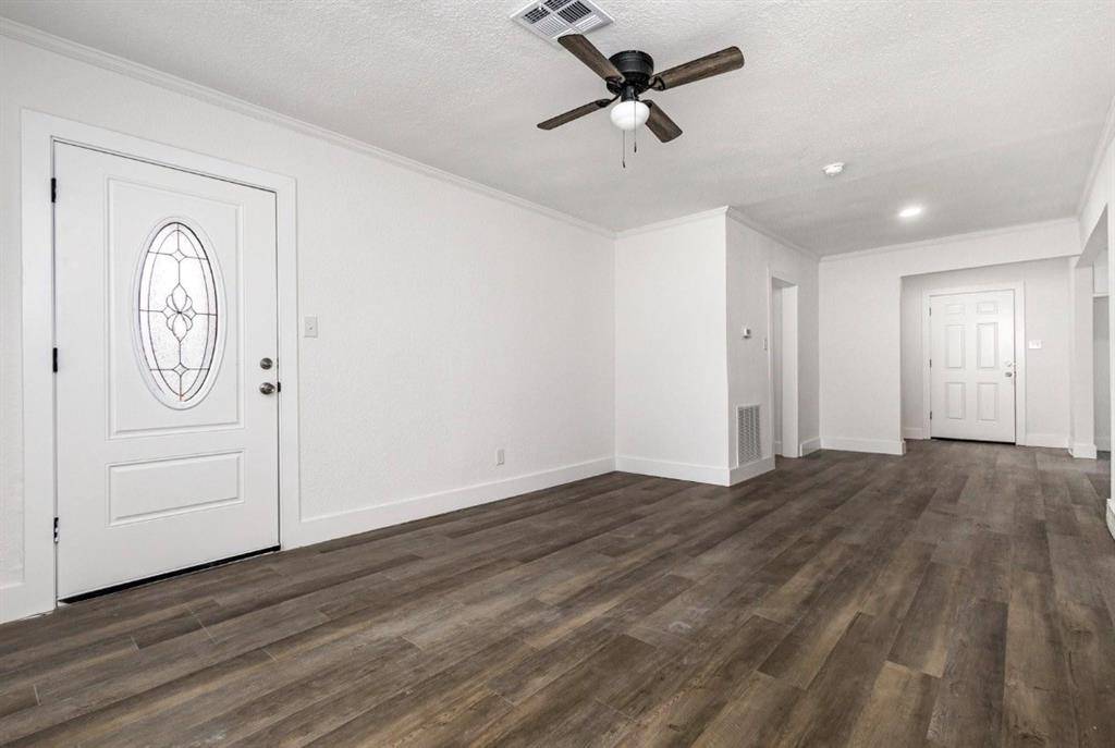 1527 Columbia Avenue, Corsicana, TX 75110
