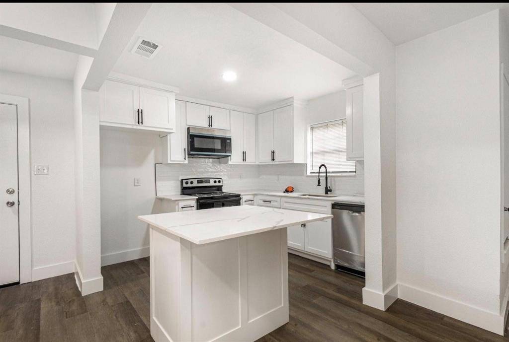 1527 Columbia Avenue, Corsicana, TX 75110