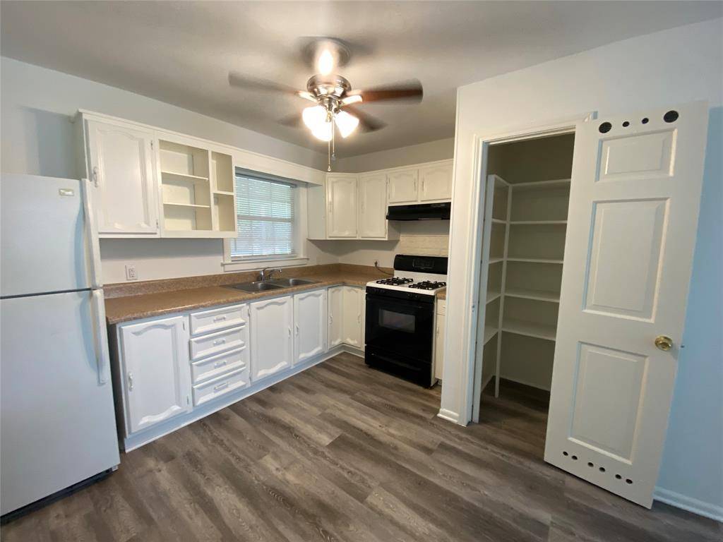 425 Wanda Way, Hurst, TX 76053