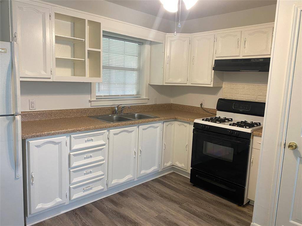 425 Wanda Way, Hurst, TX 76053