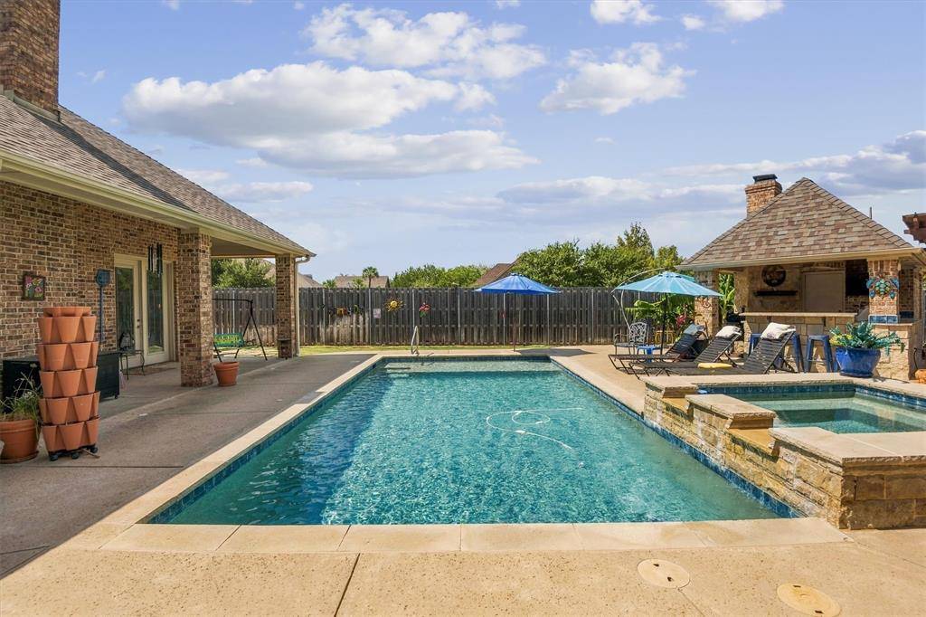 7211 Hamilton Drive, Midlothian, TX 76065