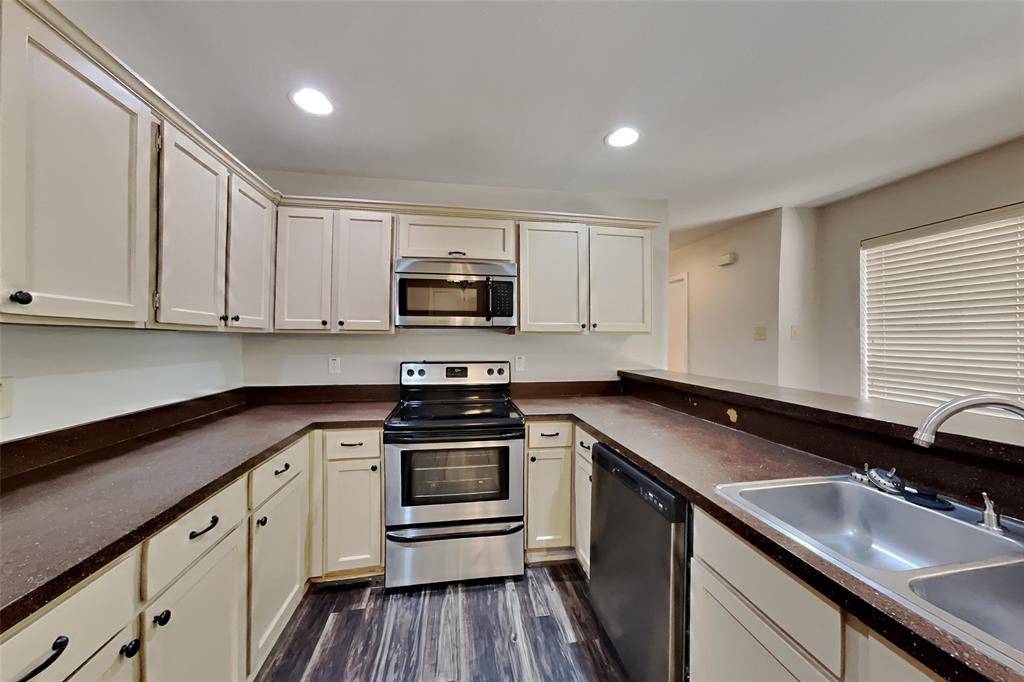 2204 Heritage Circle, Carrollton, TX 75006