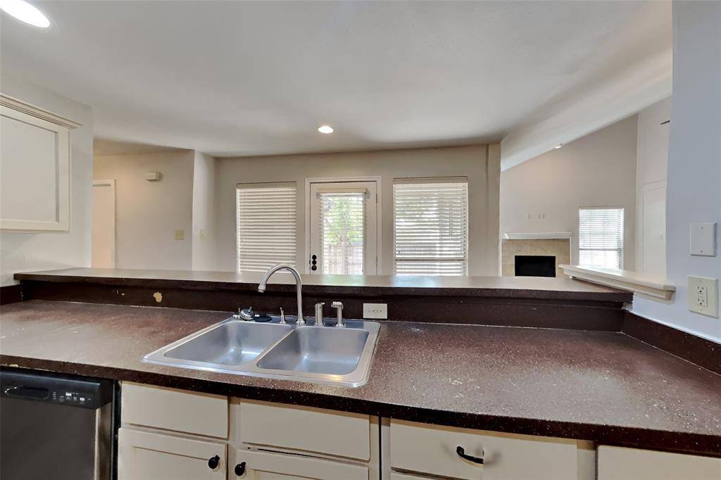 2204 Heritage Circle, Carrollton, TX 75006