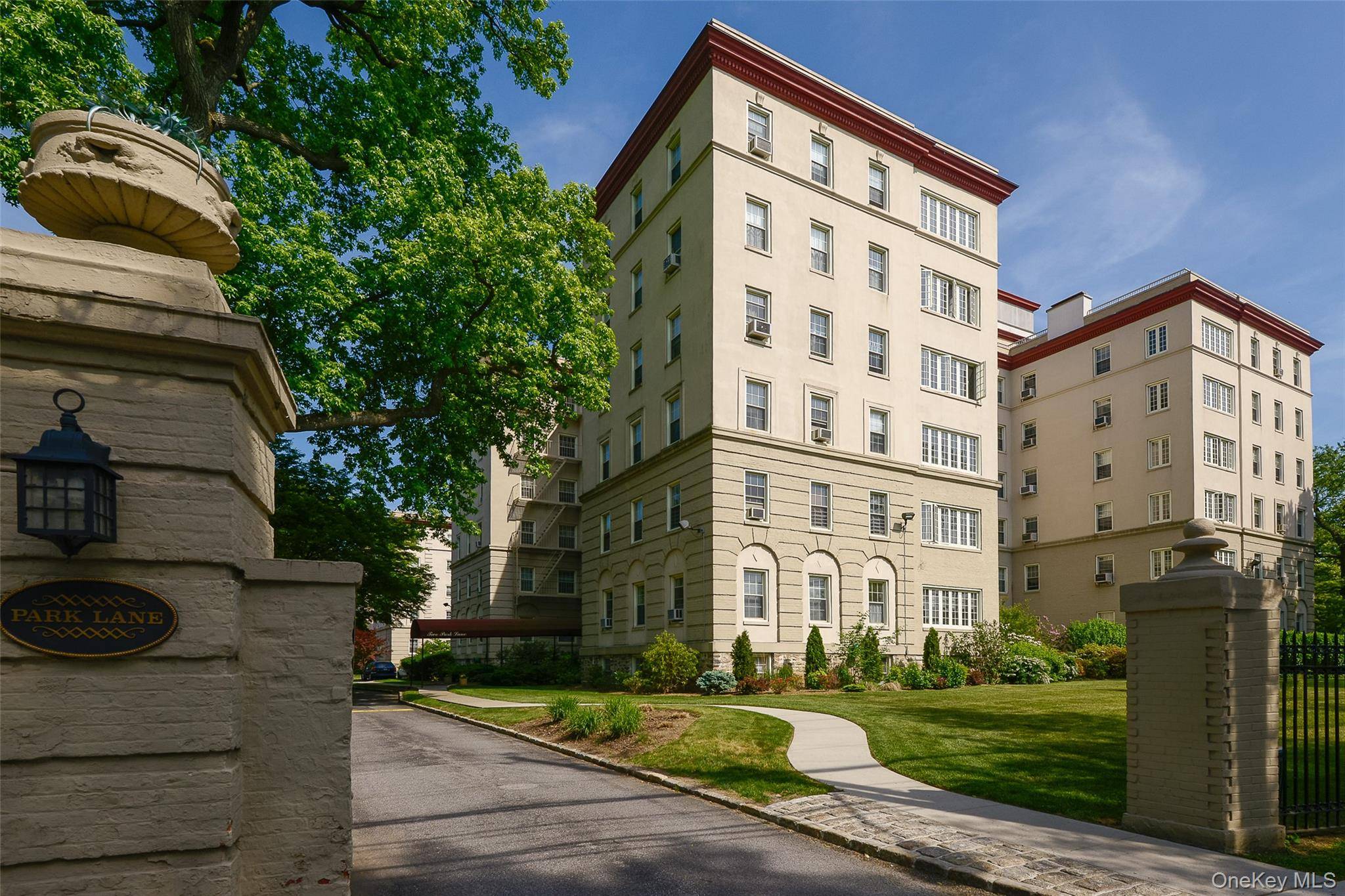 2 Park LN #4-B, Mount Vernon, NY 10552