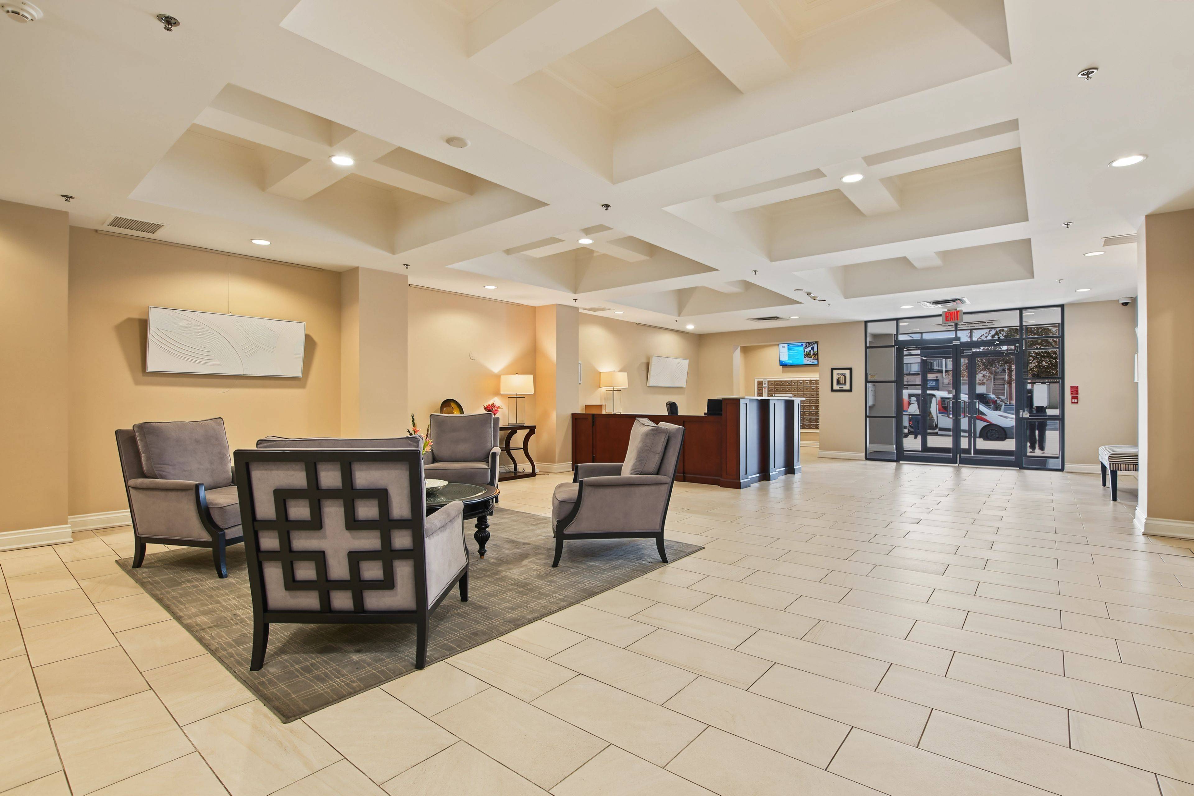 399 Elizabeth ST #903, Burlington, ON L7R 0A4