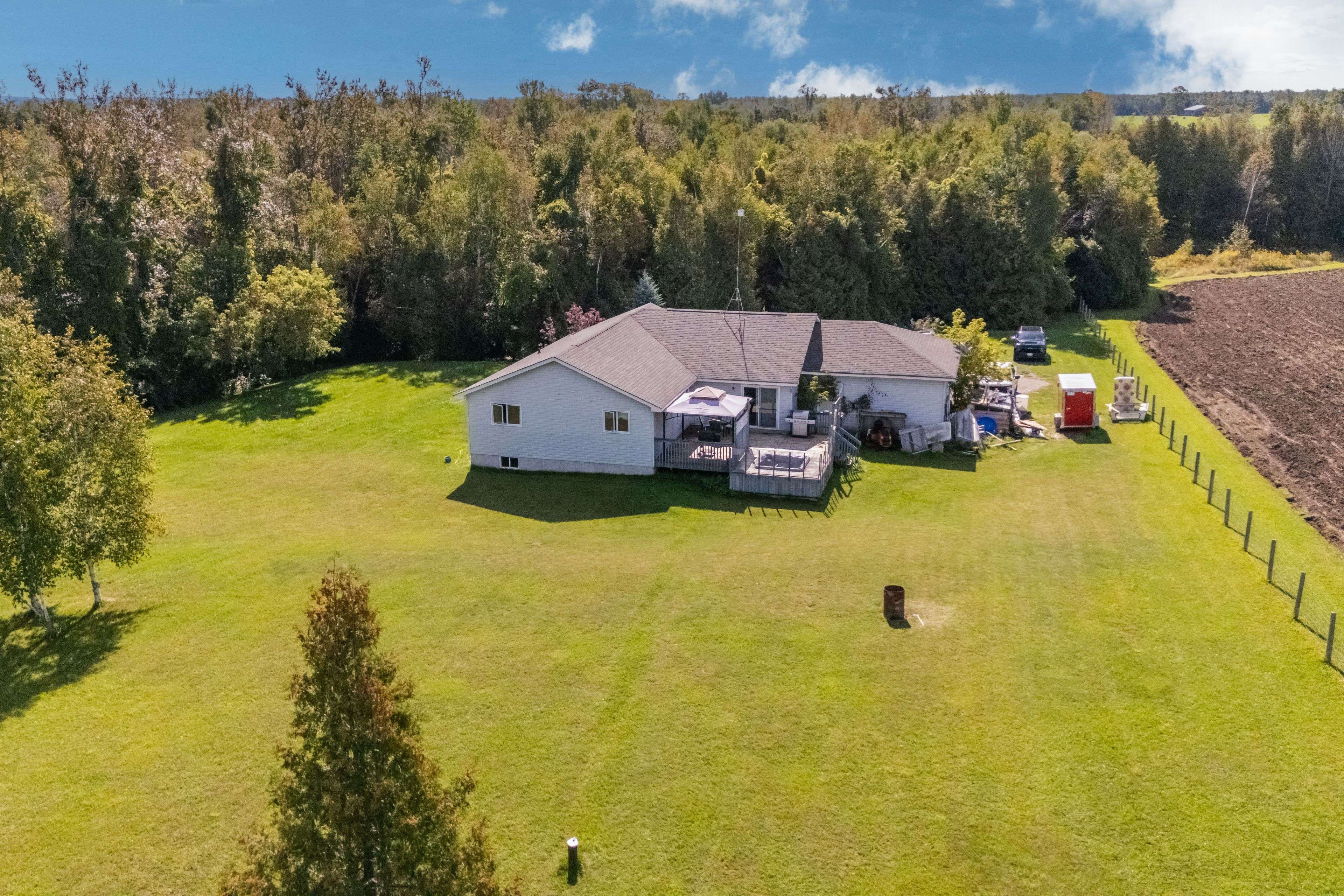 27 Elm Tree RD, Kawartha Lakes, ON K0M 2C0