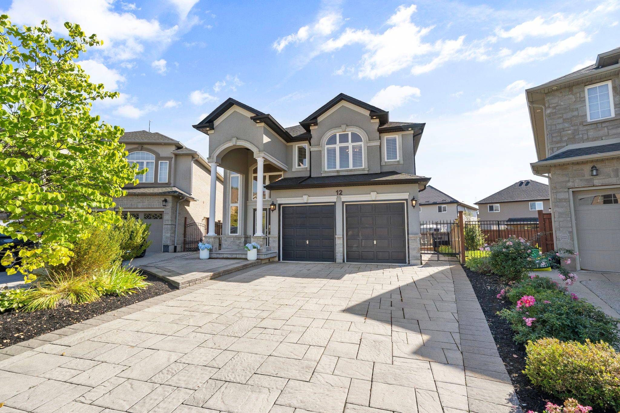 12 Donatello CT, Hamilton, ON L9B 0C2