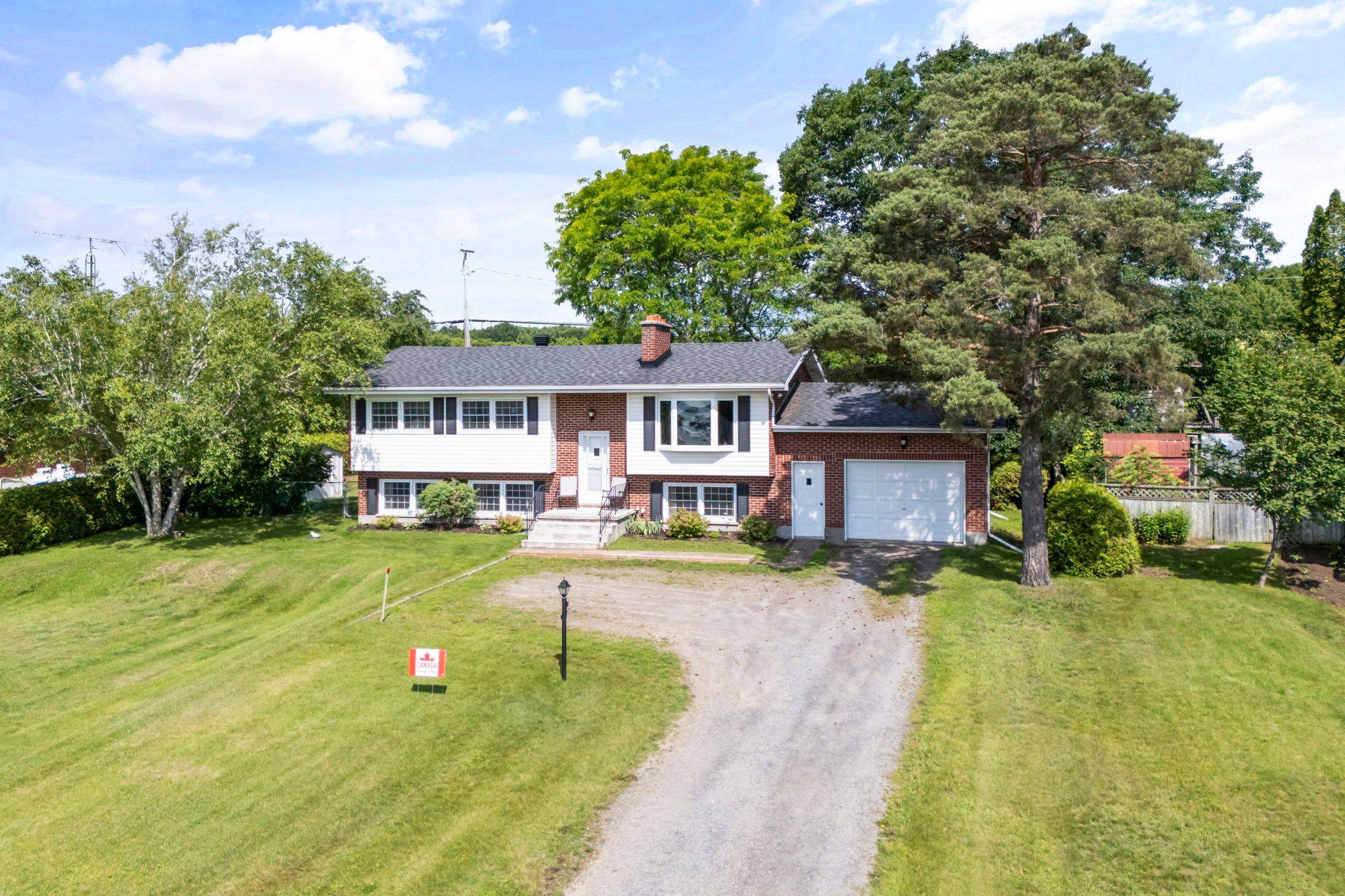 22 St Lawrence CT, Augusta, ON K0E 1T0
