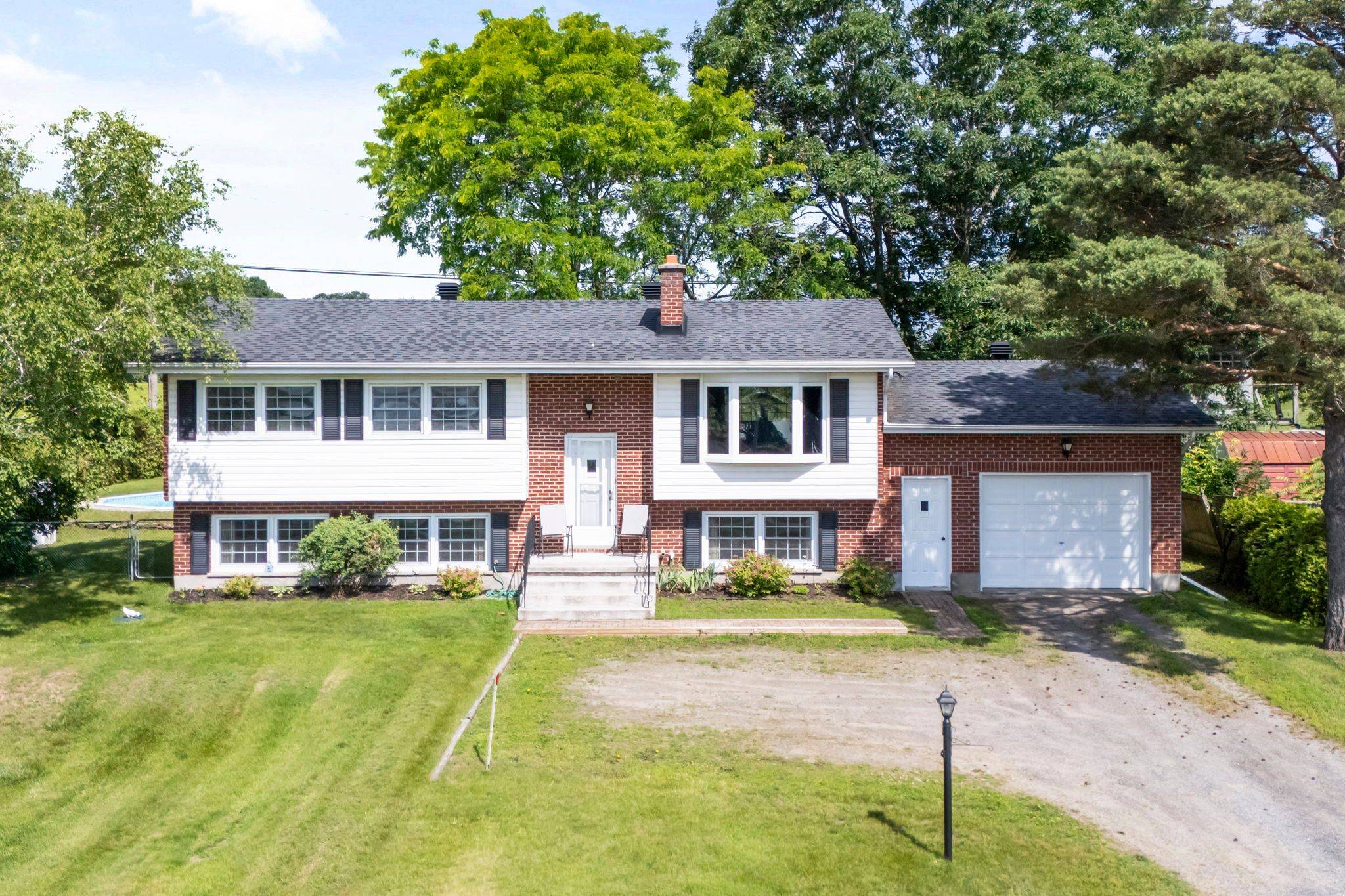 22 St Lawrence CT, Augusta, ON K0E 1T0