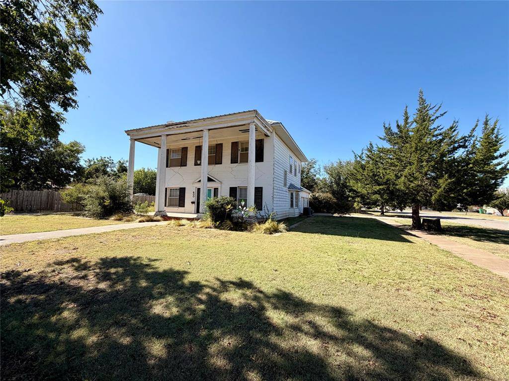 600 Mercer Street, Quanah, TX 79252